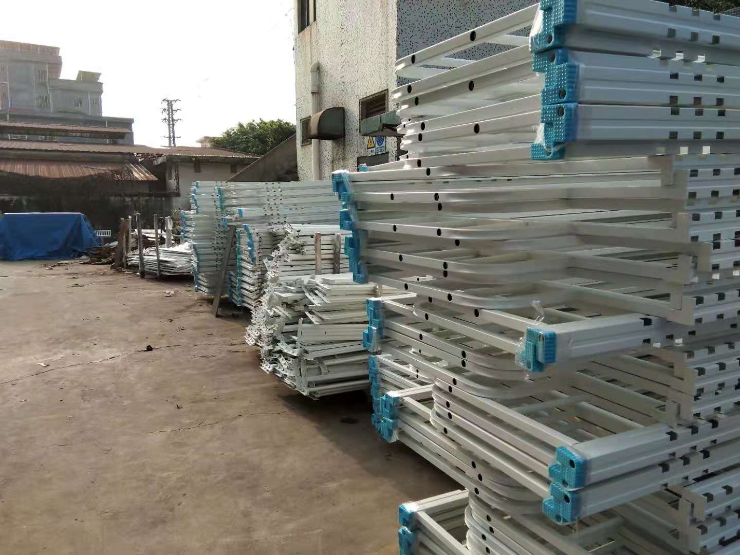 廠區(qū)堆滿鐵床怎么辦？