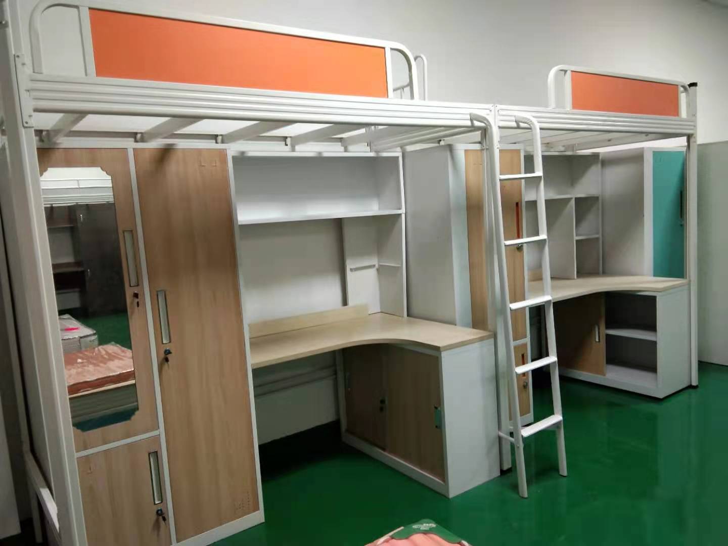 給孩子睡雙層鐵床時(shí)，需要考慮哪些事？